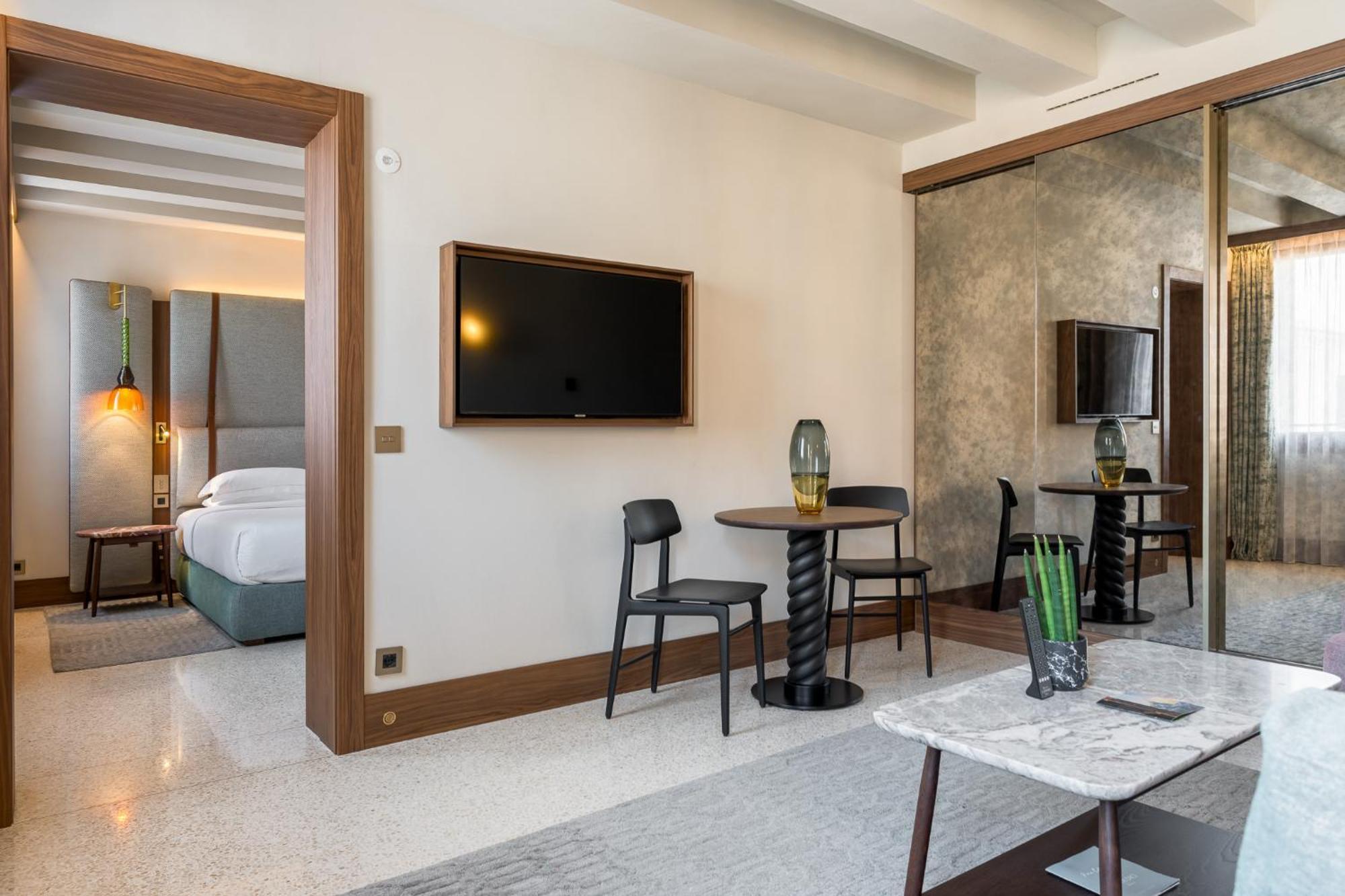 Ca'Di Dio-Small Luxury Hotel Velence Kültér fotó A suite at the hotel